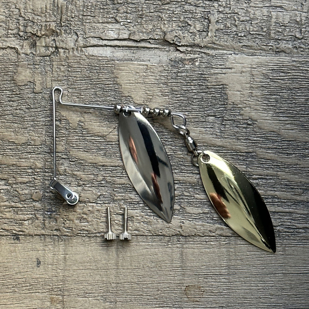 
                  
                    Interchangeable Component: Double Blade Spinnerbait Wires: Double Willow Gold / Silver
                  
                